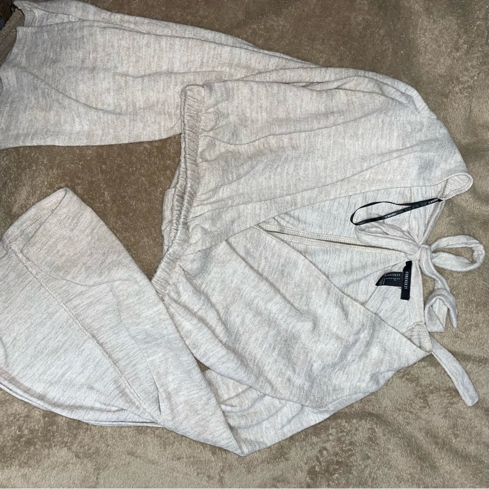 Forever 21 Cropped tie back sweater